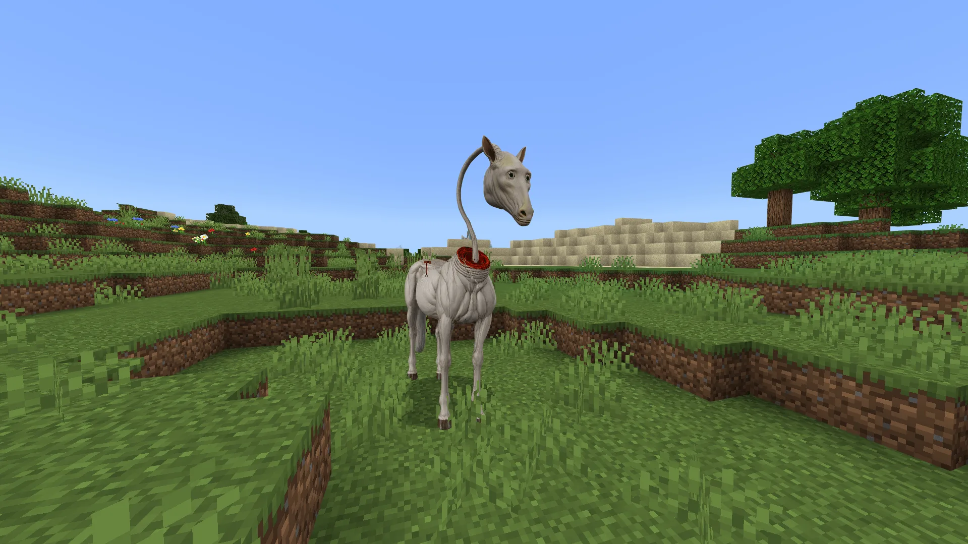 دانلود Addon CreepyHorse برای Minecraft Bedrock 26.30؛ وقتی یک موجود عجیب وارد دنیای شما می‌شود